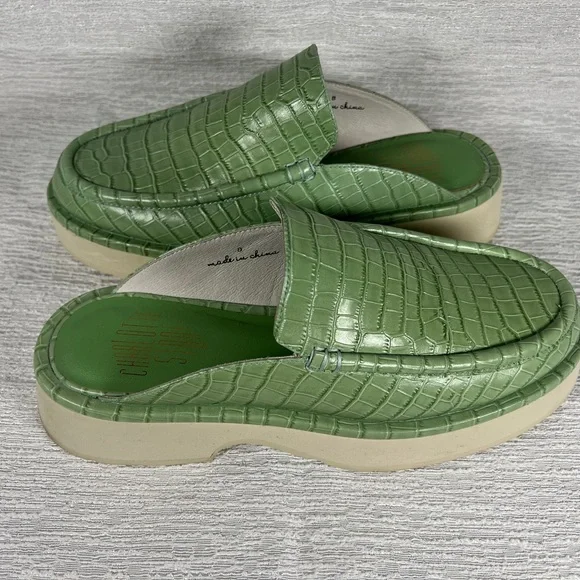 Charlotte Stone Duncan Backless Loafers - Light Green Alligator Design - Picture 2 of 7